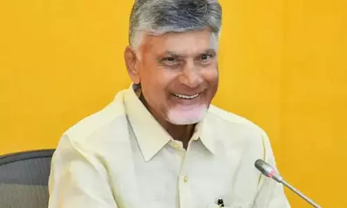 हरिहर वीरमल्लू सुपरहिट होनी चाहिए: CM Chandrababu हरिहर वीरमल्लू सुपरहिट होनी चाहिए: CM Chandrababu
