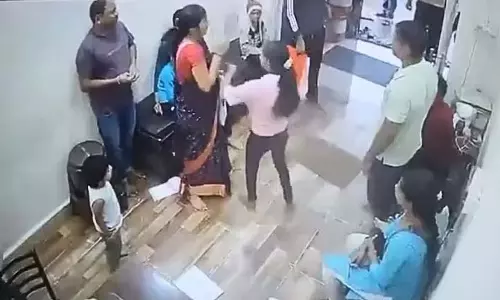 रिसेप्शनिस्ट पर हमले की कहानी में नया मोड़, सीसीटीवी से पता चला पहले किसने हमला किया