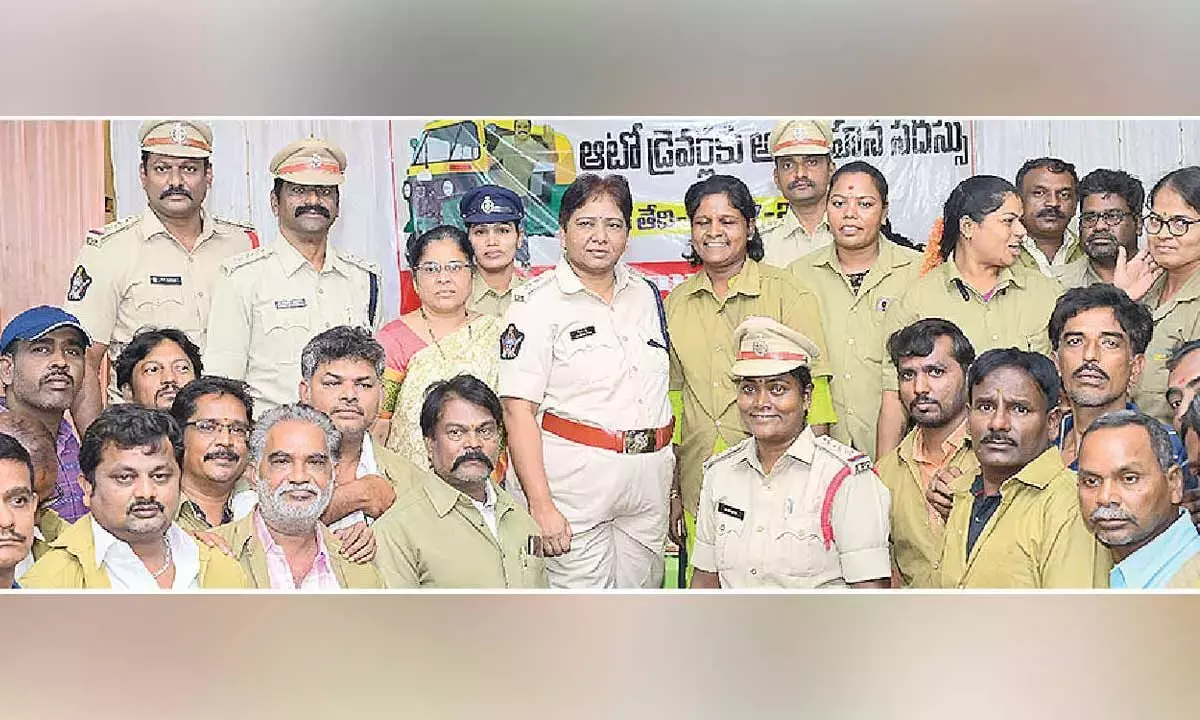 सार्वजनिक सुरक्षा में योगदान दें: एसपी ने ऑटो चालकों से कहा