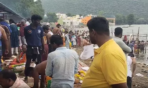 होगेनक्कल में आदि अमावसई पर स्नान, तर्पण और भक्ति का नज़ारा