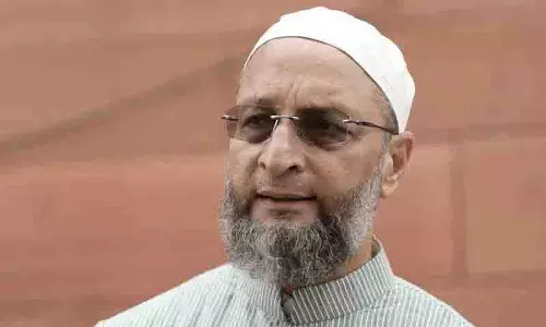 ओवैसी ने GHMC से मैकेनिकल स्वीपिंग का काम फिर से शुरू करने का आग्रह किया ओवैसी ने GHMC से मैकेनिकल स्वीपिंग का काम फिर से शुरू करने का आग्रह किया