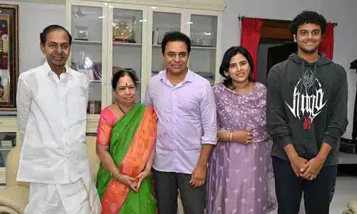 KTR का जन्मदिन मनाया गया, BRS कार्यकर्ताओं ने ‘गिफ्ट ए स्माइल’ के साथ दिया योगदान