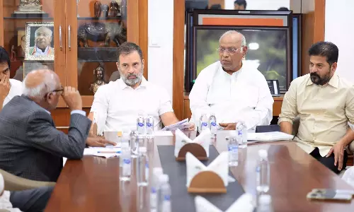 Telangana मुख्यमंत्री और नेताओं ने कांग्रेस नेतृत्व के समक्ष ओबीसी आरक्षण मॉडल प्रस्तुत किया