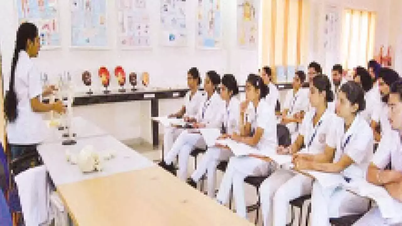 राज्य सरकार ने मेडिकल कॉलेजों में 714 सहायक प्रोफेसर पदों पर नियुक्ति को मंजूरी दी