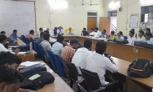 Madhopur: जलभराव स्थलों की मैपिंग एवं पेंशन सत्यापन पर दिया गया जोर Madhopur: जलभराव स्थलों की मैपिंग एवं पेंशन सत्यापन पर दिया गया जोर