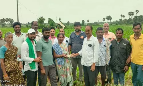 महिला किरायेदार किसानों की दुर्दशा.. केटीआर ने वित्तीय सहायता प्रदान की महिला किरायेदार किसानों की दुर्दशा.. केटीआर ने वित्तीय सहायता प्रदान की
