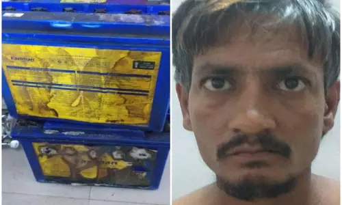 Raipur Breaking: ई-रिक्शा से बैटरी चोरी करने वाला आरोपी शानू सोनी गिरफ्तार Raipur Breaking: ई-रिक्शा से बैटरी चोरी करने वाला आरोपी शानू सोनी गिरफ्तार