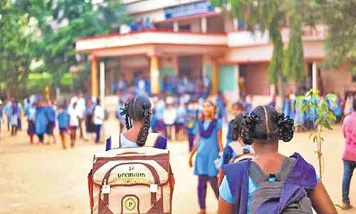 राज्य के सरकारी स्कूल असफल हो रहे