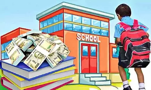 स्कूलों में फीस को विनियमित करने के लिए एक कानून लाया जाना चाहिए
