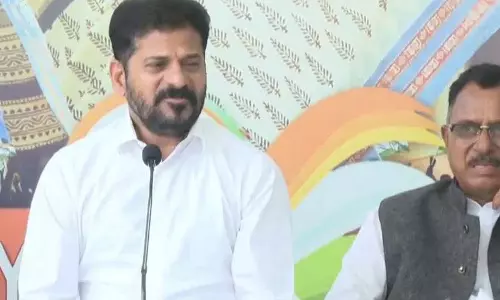 रेवंत रेड्डी का बयान, गांधी परिवार की सराहना सबसे बड़ा सम्मान रेवंत रेड्डी का बयान, गांधी परिवार की सराहना सबसे बड़ा सम्मान