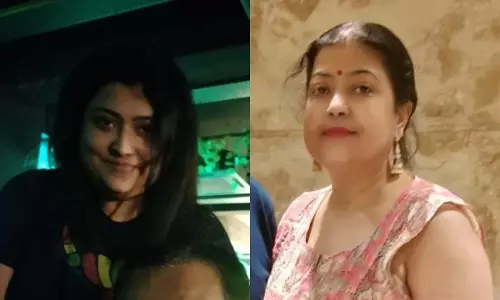 माँ और बेटी बेडरूम में मृत पाई गईं