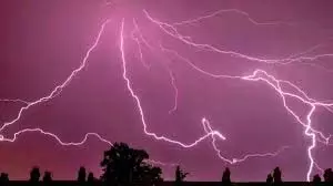 Jharkhand: आकाशीय बिजली गिरने से 2 महिलाओं की मौत, पुलिस ने शुरू की जांच Jharkhand: आकाशीय बिजली गिरने से 2 महिलाओं की मौत, पुलिस ने शुरू की जांच
