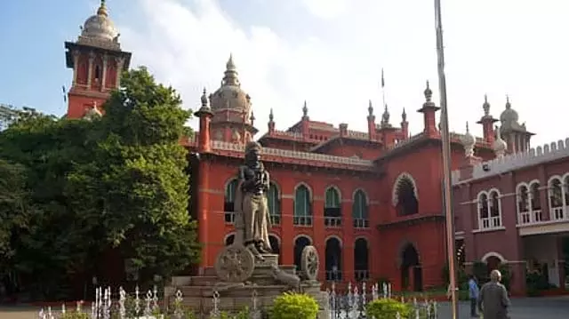 चेन्नई विश्वविद्यालय के प्रोफेसर का कार्यकाल बढ़ाया गया: कार्यकाल कम करने का आदेश वापस लिया गया चेन्नई विश्वविद्यालय के प्रोफेसर का कार्यकाल बढ़ाया गया: कार्यकाल कम करने का आदेश वापस लिया गया