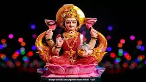 धर्म: शुक्रवार के ये सरल ज्योतिषीय उपाय बना सकते हैं आपको धनवान धर्म: शुक्रवार के ये सरल ज्योतिषीय उपाय बना सकते हैं आपको धनवान