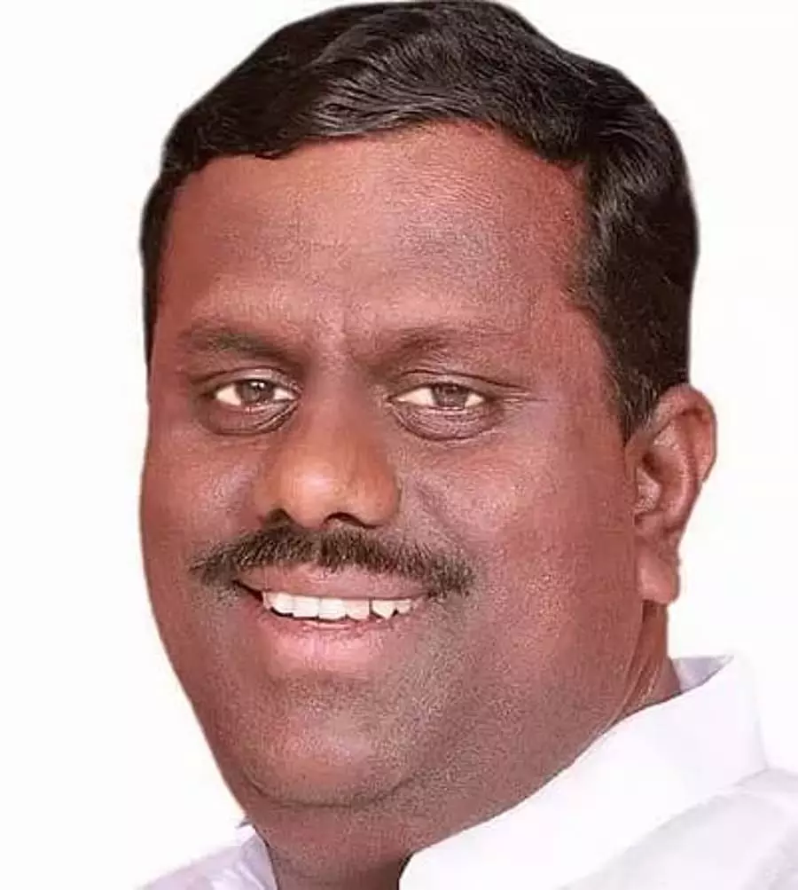 राघवेंद्र हितनाल बने रबाकोवी के अध्यक्ष: भीमा नायक के लिए झटका राघवेंद्र हितनाल बने रबाकोवी के अध्यक्ष: भीमा नायक के लिए झटका
