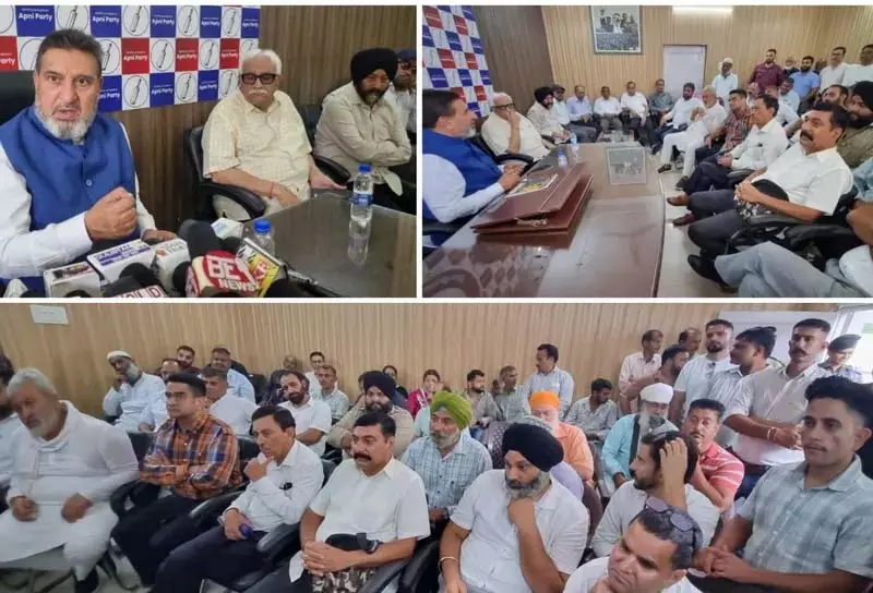 जम्मू-कश्मीर सरकार में इच्छाशक्ति की कमी: अल्ताफ बुखारी जम्मू-कश्मीर सरकार में इच्छाशक्ति की कमी: अल्ताफ बुखारी