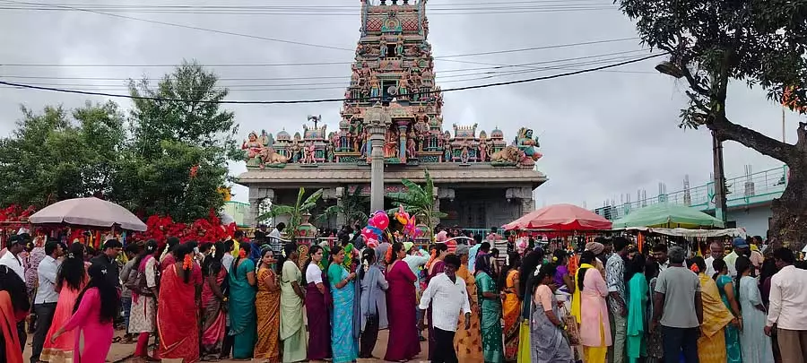 भीम अमावस्या: भगवान की मूर्ति का स्पर्श भीम अमावस्या: भगवान की मूर्ति का स्पर्श
