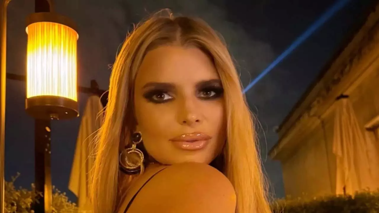 क्या Jessica Simpson ने नए ट्रैक में अपने पूर्व प्रेमी एरिक जॉनसन पर छाया डाली? क्या Jessica Simpson ने नए ट्रैक में अपने पूर्व प्रेमी एरिक जॉनसन पर छाया डाली?