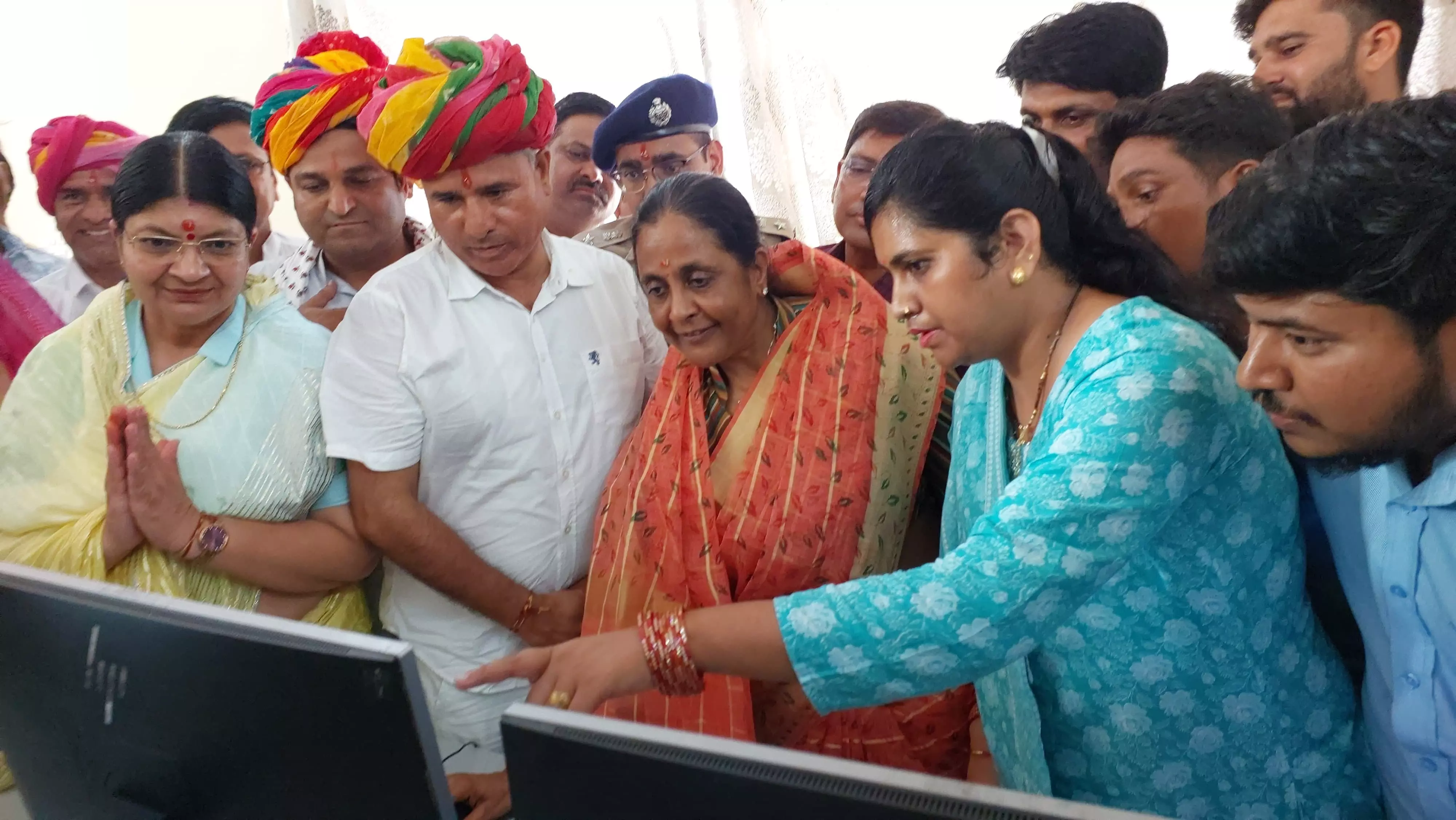 Jaipur: कलेक्टर कल्पना अग्रवाल ने बीसलपुर बांध गेट खोलकर दी चेतावनी Jaipur: कलेक्टर कल्पना अग्रवाल ने बीसलपुर बांध गेट खोलकर दी चेतावनी