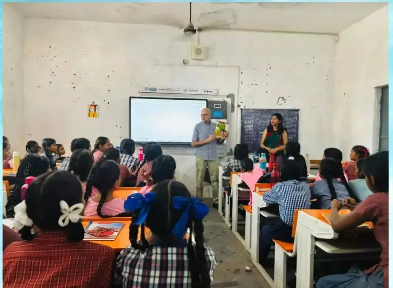 पीरियड्स पर चर्चा ने फरीदाबाद के सरकारी स्कूल को विश्व मानचित्र पर ला खड़ा किया पीरियड्स पर चर्चा ने फरीदाबाद के सरकारी स्कूल को विश्व मानचित्र पर ला खड़ा किया