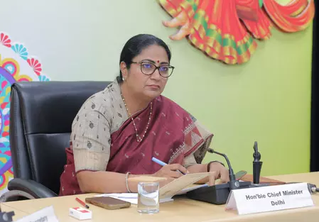 दिल्ली के सभी मेडिकल स्टोर्स पर सीसीटीवी कैमरे अनिवार्य, सरकार का सख्त निर्देश दिल्ली के सभी मेडिकल स्टोर्स पर सीसीटीवी कैमरे अनिवार्य, सरकार का सख्त निर्देश