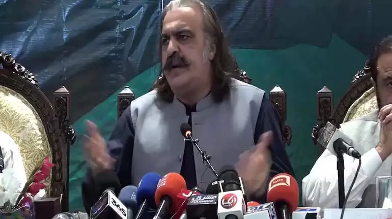 KP सीएम गंडापुर ने आतंकवाद को लेकर आईएसआई, एमआई पर निशाना साधा KP सीएम गंडापुर ने आतंकवाद को लेकर आईएसआई, एमआई पर निशाना साधा