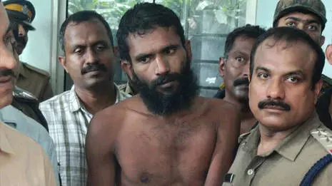 Kerala: गोविंदाचामी को कुँए में कबूतरों से फाँसी मिली, गंभीर वेश्यावृत्ति की धमकी दी गई Kerala: गोविंदाचामी को कुँए में कबूतरों से फाँसी मिली, गंभीर वेश्यावृत्ति की धमकी दी गई