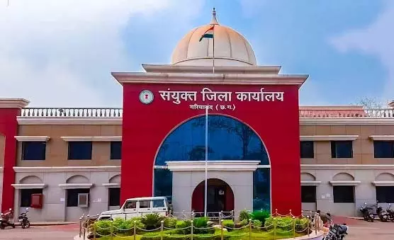 शिक्षिका के खिलाफ कलेक्टर से शिकायत, पिटाई से बच्चों के हाथ पैर में मिले चोट के निशान शिक्षिका के खिलाफ कलेक्टर से शिकायत, पिटाई से बच्चों के हाथ पैर में मिले चोट के निशान