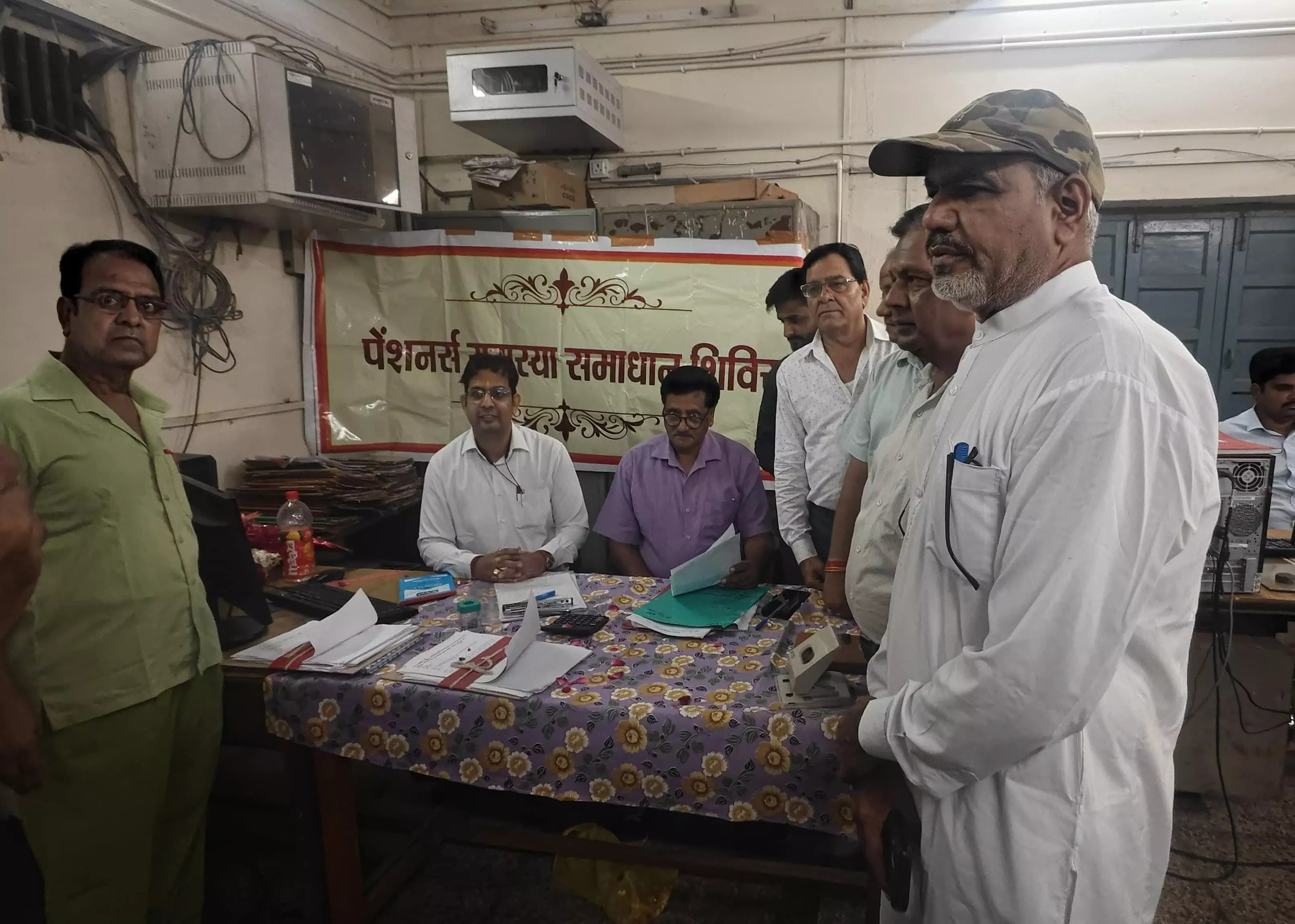 Bundi: पेंशनरों की समस्या समाधान के लिए शिविर हुआ आयोजित Bundi: पेंशनरों की समस्या समाधान के लिए शिविर हुआ आयोजित