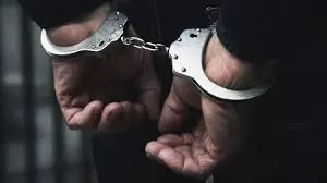 Dhanbad में स्कूल बस ने दो युवकों को रौंदा, एक की हालत नाजुक, चालक हिरासत में Dhanbad में स्कूल बस ने दो युवकों को रौंदा, एक की हालत नाजुक, चालक हिरासत में