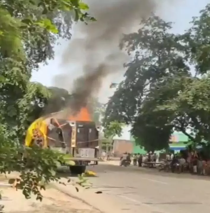 कांवड़ यात्रा के दौरान दर्दनाक हादसा, कांवड़िए की मौत के बाद भिड़े दो गुट कांवड़ यात्रा के दौरान दर्दनाक हादसा, कांवड़िए की मौत के बाद भिड़े दो गुट