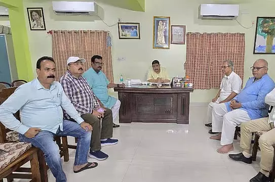 मुख्यमंत्री के जिला दौरे से पहले कोर कमेटी की बैठक मुख्यमंत्री के जिला दौरे से पहले कोर कमेटी की बैठक