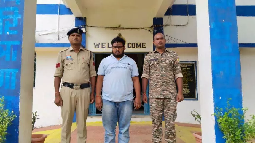 सेटिन क्रेडिट कंपनी में लोन राशि गबन का खुलासा, पूर्व शाखा प्रबंधक उमाकांत पूरी गिरफ्तार सेटिन क्रेडिट कंपनी में लोन राशि गबन का खुलासा, पूर्व शाखा प्रबंधक उमाकांत पूरी गिरफ्तार