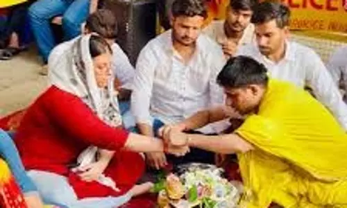डीयू में अनिश्चितकालीन धरने के चौथे दिन एबीवीपी ने किया बुद्धि शुद्धि यज्ञ डीयू में अनिश्चितकालीन धरने के चौथे दिन एबीवीपी ने किया बुद्धि शुद्धि यज्ञ