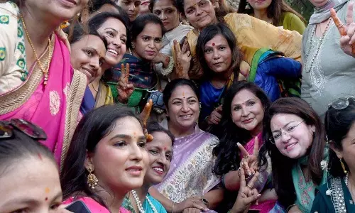 हरियाली तीज: MCD ने कर्मचारियों संग मनाया पर्व, सीएम रेखा ने बताया खुशी का प्रतीक हरियाली तीज: MCD ने कर्मचारियों संग मनाया पर्व, सीएम रेखा ने बताया खुशी का प्रतीक