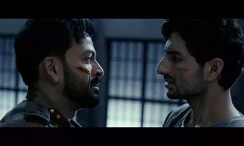 सरजमीन रिव्यू: वफादारी और विनाश को बेहतरीन अंदाज में पर्दे पर पेश करती है कायोज ईरानी की फिल्म सरजमीन रिव्यू: वफादारी और विनाश को बेहतरीन अंदाज में पर्दे पर पेश करती है कायोज ईरानी की फिल्म