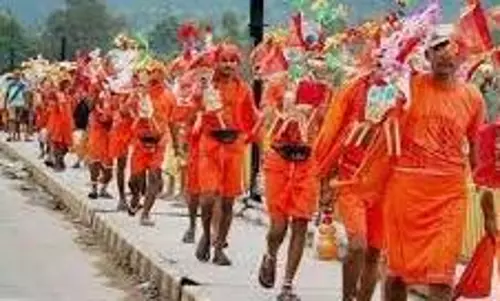 Indore : कांवड़ यात्रा को लेकर कलेक्टर का बड़ा फैसला, शाम 6 से 9 बजे तक भारी वाहनों पर रोक Indore : कांवड़ यात्रा को लेकर कलेक्टर का बड़ा फैसला, शाम 6 से 9 बजे तक भारी वाहनों पर रोक