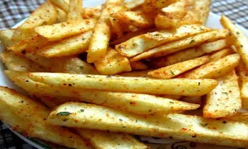 Recipe : बनाये कुरकुरे आलू के SNACKS सिर्फ 5 मिनट में Recipe : बनाये कुरकुरे आलू के SNACKS सिर्फ 5 मिनट में