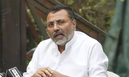 महिला कांग्रेस सांसदों ने मराठी टिप्पणी पर BJP के निशिकांत दुबे का घेराव किया