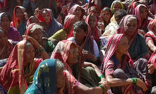 राज्य की देवदासियों ने आयु सीमा में छूट और व्यापक पुनर्सर्वेक्षण की मांग की राज्य की देवदासियों ने आयु सीमा में छूट और व्यापक पुनर्सर्वेक्षण की मांग की
