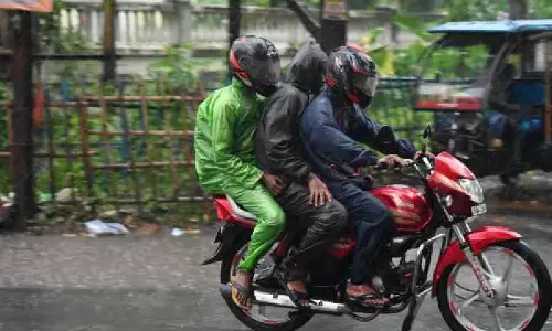 Bengal: तीन जिलों में बिजली गिरने से 15 लोगों की मौत, गरज के साथ बारिश