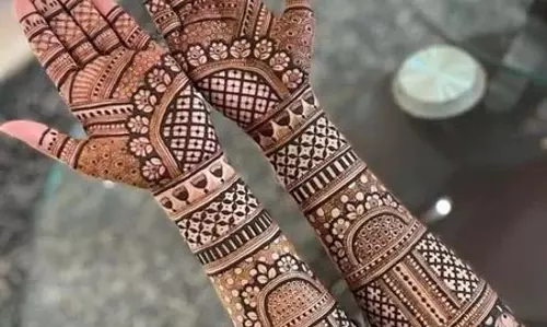 Mehndi  design: सावन के महीने में लगाएं ये मेहंदी डिजाइन