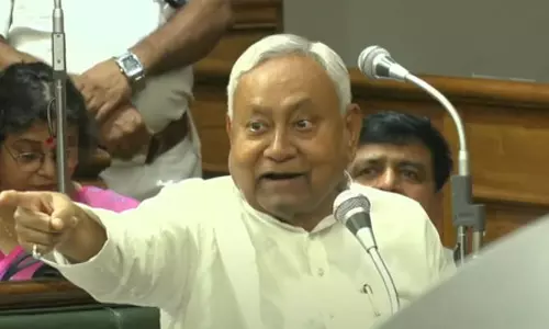 बिहार विधानसभा मानसून सत्र के आखिरी दिन हंगामा जारी, सीएम नीतीश ने विपक्ष के प्रदर्शन का मजाक उड़ाया