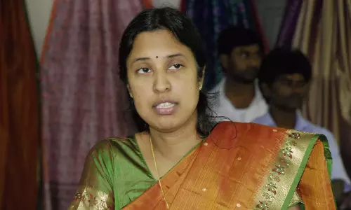 Telangana HC ने ओबुलापुरम खनन मामले में IAS अधिकारी श्रीलक्ष्मी की याचिका खारिज कर दी