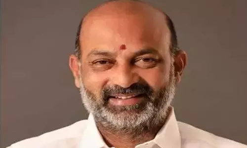 Telangana: विशेष अदालत ने बंदी संजय के खिलाफ गैर-जमानती वारंट जारी किया Telangana: विशेष अदालत ने बंदी संजय के खिलाफ गैर-जमानती वारंट जारी किया