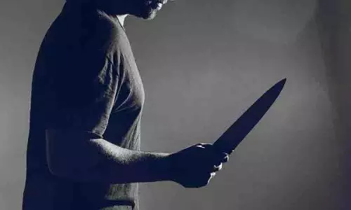 Hyderabad: जन्मदिन की पार्टी में पति ने बेवफाई के शक में महिला की हत्या कर दी Hyderabad: जन्मदिन की पार्टी में पति ने बेवफाई के शक में महिला की हत्या कर दी