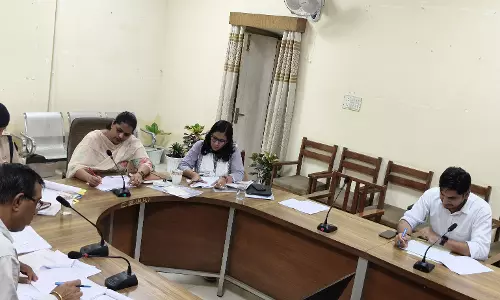 Sri Ganganagar: जिला स्तरीय सड़क सुरक्षा समिति की बैठक में जिला कलेक्टर ने दिये निर्देश