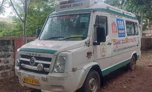बसवनबागेवाड़ी : आठ महीने से खराब पड़ी 108 एम्बुलेंस