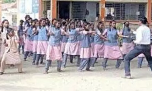 सरकारी स्कूल की लड़कियों को मार्शल आर्ट प्रशिक्षण के लिए 15 करोड़ रुपये आवंटित सरकारी स्कूल की लड़कियों को मार्शल आर्ट प्रशिक्षण के लिए 15 करोड़ रुपये आवंटित