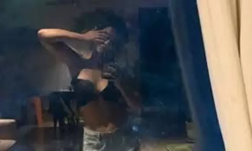 Ayesha Sharma : अपनी लेटेस्ट हॉट मिरर सेल्फी से इंटरनेट पर आग लगा दी Ayesha Sharma : अपनी लेटेस्ट हॉट मिरर सेल्फी से इंटरनेट पर आग लगा दी